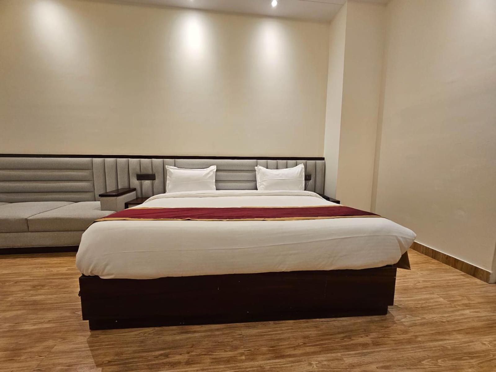 Hotel Elara 德拉敦 外观 照片